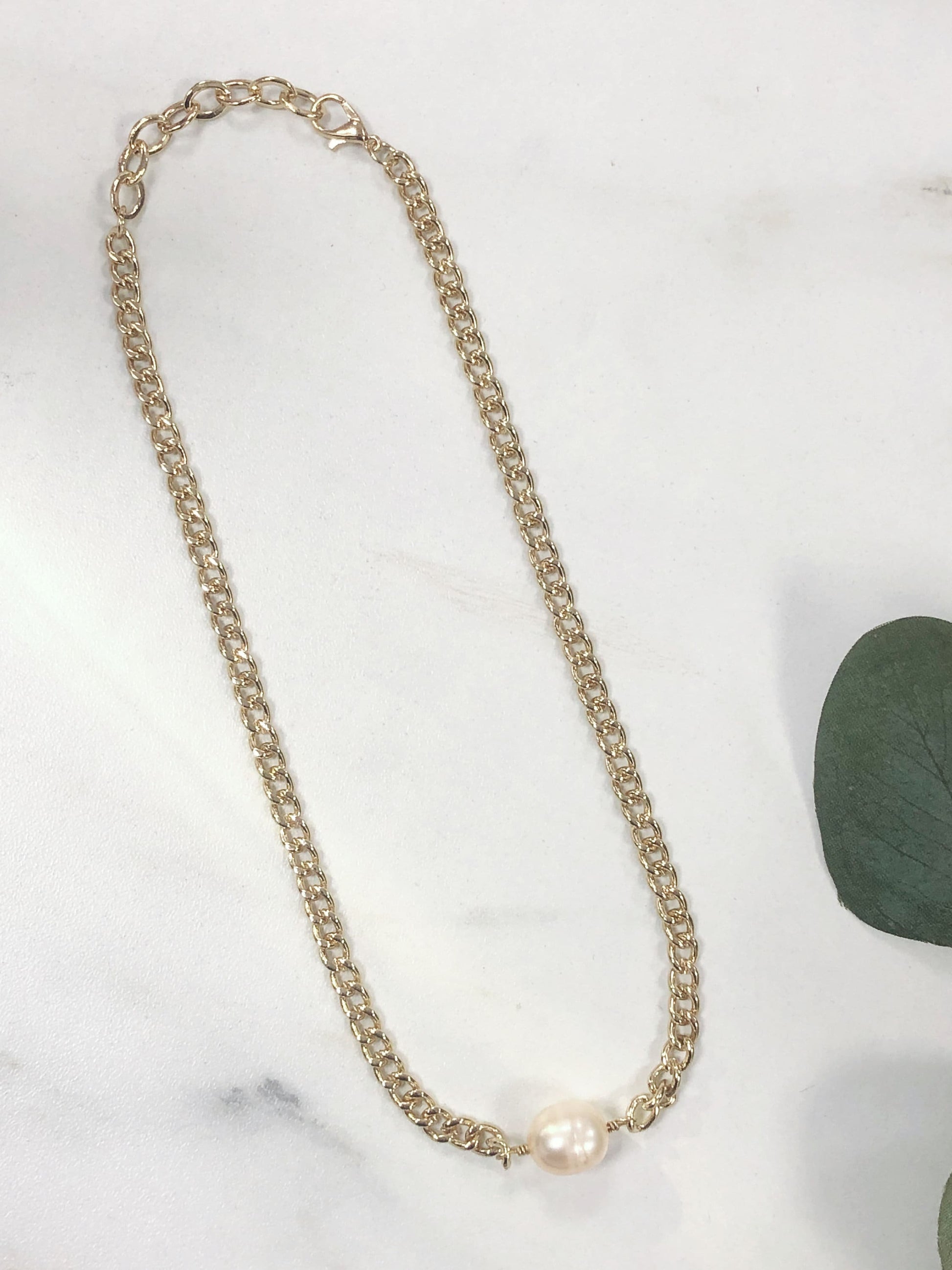 Retro Gold Pearl Choker Necklace, Vintage Chain Necklace, Statement Pearl necklace, Chunky gold chain, Christmas gift for her