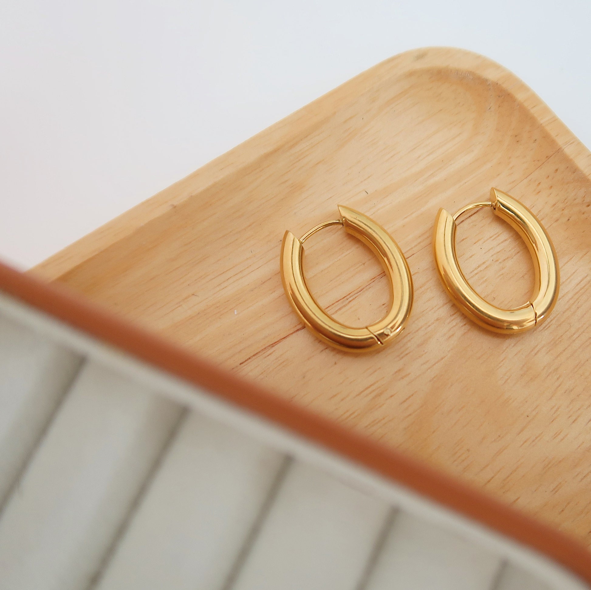 Gold Thick Teardrop Hoop Earring , Chunky Gold Hoop Earring, Gold Party Statement Earrings, Chunky Earrings, Minimalist, Teardrop Hoop