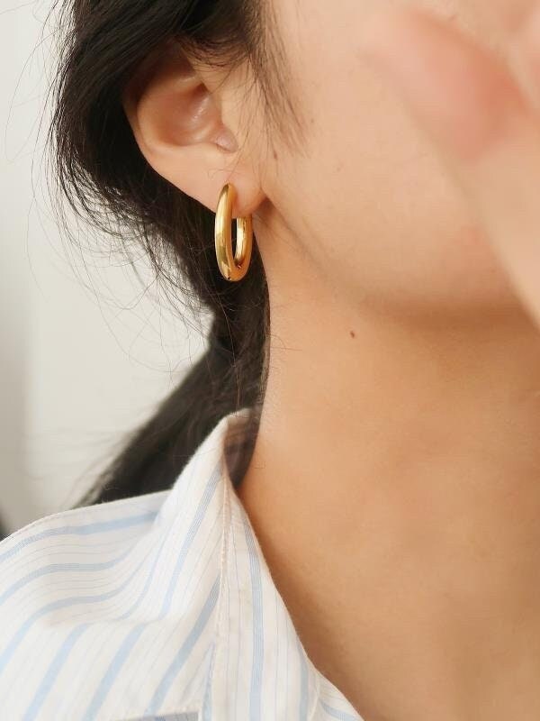 Gold Thick Teardrop Hoop Earring , Chunky Gold Hoop Earring, Gold Party Statement Earrings, Chunky Earrings, Minimalist, Teardrop Hoop