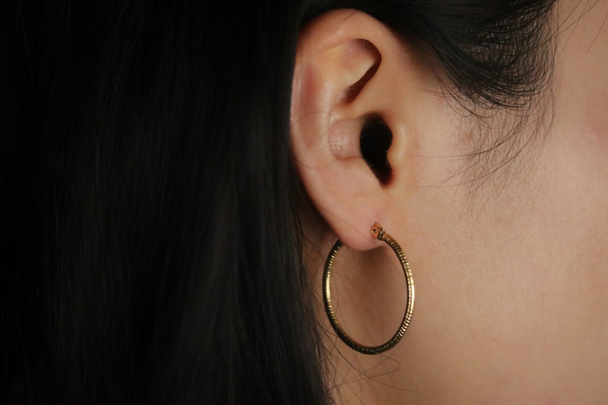 18K Gold Medium Thick Hoop Earrings •Tarnish Free Simple Hoop Earrings • Minimalist Statement Earrings •Gold Statement Earrings Gift for Her