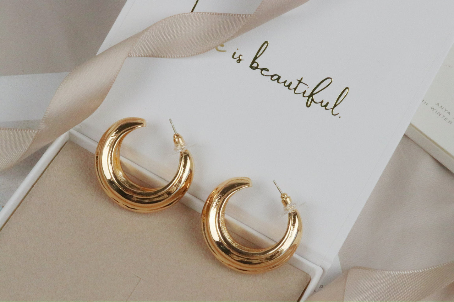 Gold Chunky Hoop Earrings, Outline Earrings, Gold Minimalist Earrings, Cut Out Statement Earrings, Women Everyday Earrings, Gift for Her